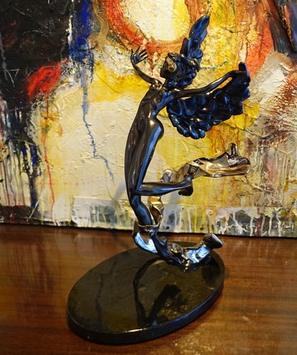 Nicole Taillon - Le Vent Dans Les Ailes (4/8) / Bronze, 17.3(18) in // 44 cm (45.72 cm)